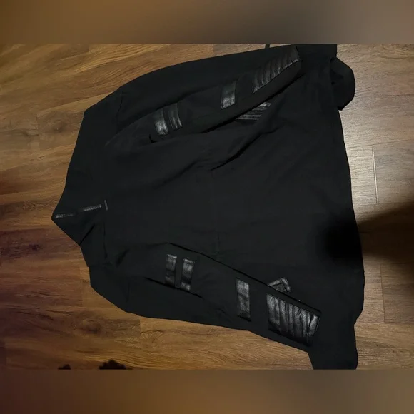 BLANC NOIR
Maitri Traveler Jac $200 black faux leather active casual spring - Picture 10 of 16